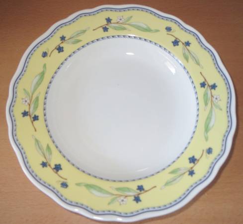 Isabelle Large Rim Soup Bowl