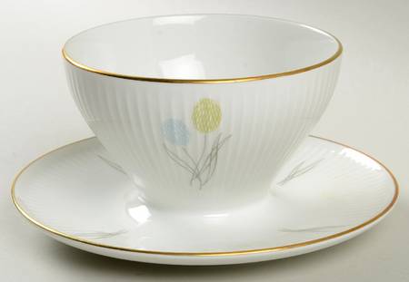 7559 Gravy Boat with Attached Underplate