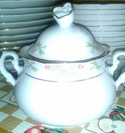 THU526 Sugar Bowl & Lid