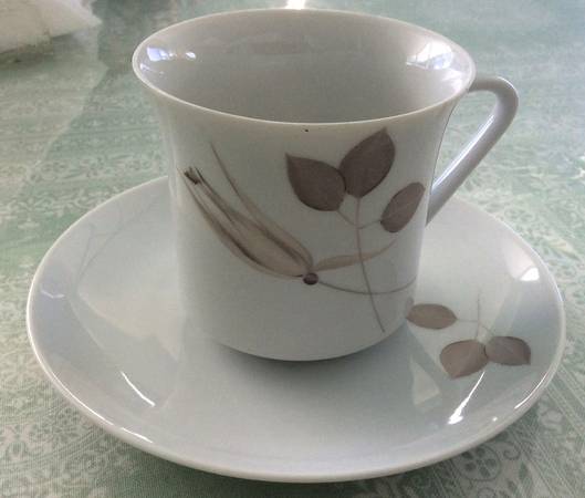 THO595 Flat Cup & Saucer Set