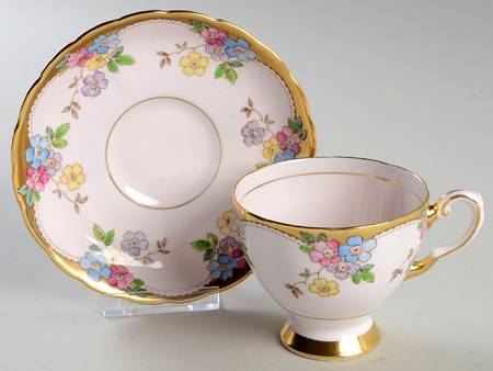 8705h Footed Cup & Saucer Set