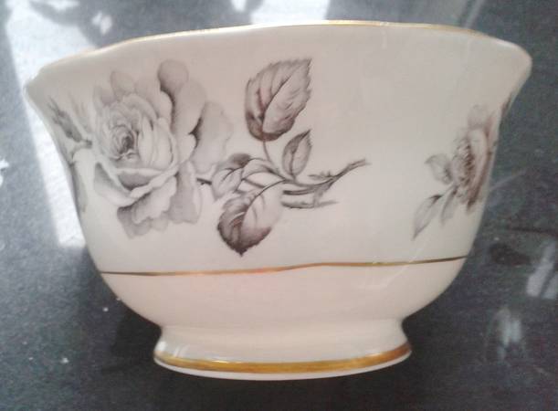 D3237 Footed Cup