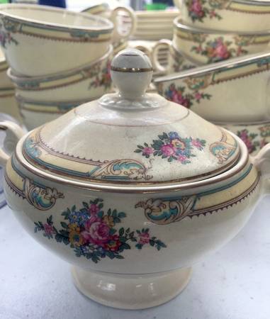 TST1126 Sugar Bowl & Lid