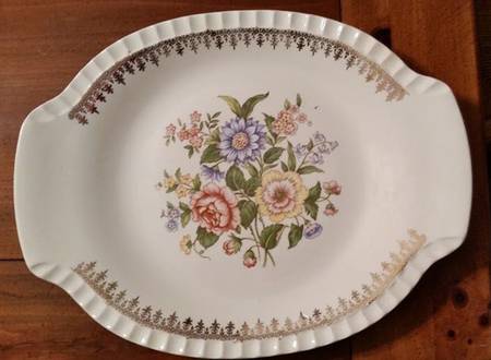 TST1136 Handled Cake Plate