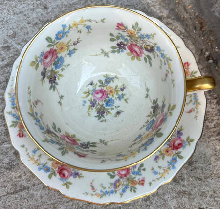07327 Footed Cup & Saucer Set