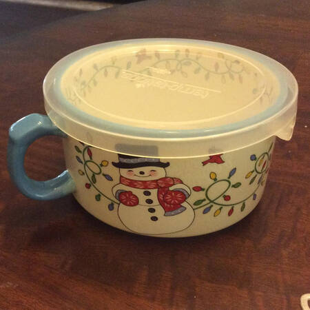 Winter Whimsy 22 Oz Soup Mug with Plastic Lid