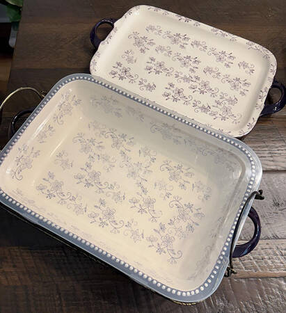 Floral Lace Eggplant 4pc 13" Rect. Baker (Baker,Lid,Tray & Stand)