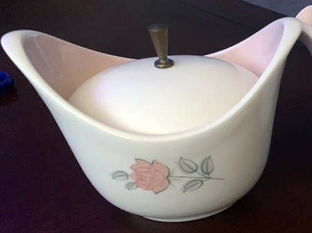 TST1152 Sugar Bowl & Lid