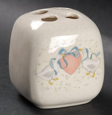 TWN11 Toothbrush Holder