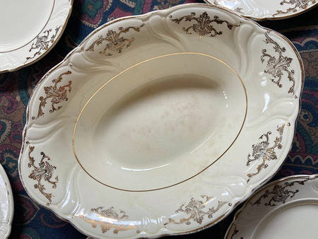 TST1934 9" Oval Vegetable Bowl