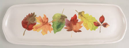 Scattered Pumpkin Leaf 16" Oblong Tray