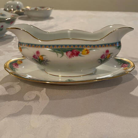 Juliet Gravy Boat with Attached Underplate