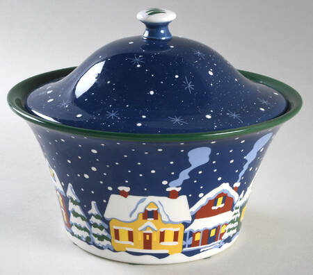 Snowy Night 1.5 Qt Round Covered Casserole