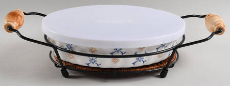 Provance 10" Oval Baker w/Plastic Lid, Wicker Trivet & Metal Stand