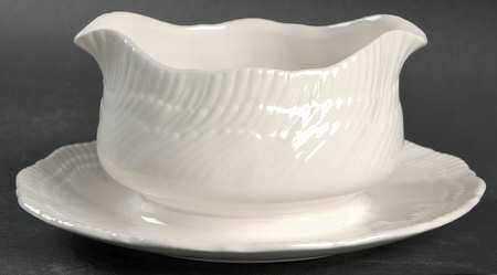 Bermuda Gravy Boat with Attached Underplate