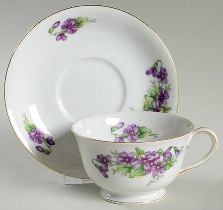 Delicado Footed Cup & Saucer Set