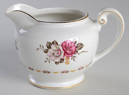 Tremont Creamer
