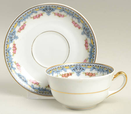 Flat Cup & Saucer Set