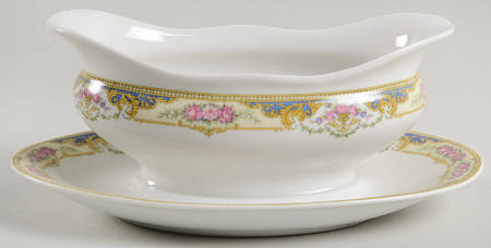 UNC17 Gravy Boat with Attached Underplate