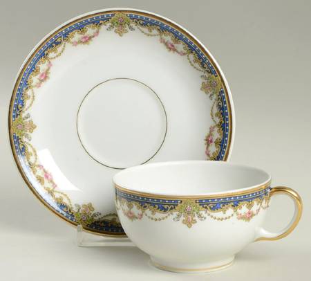 Flat Cup & Saucer Set
