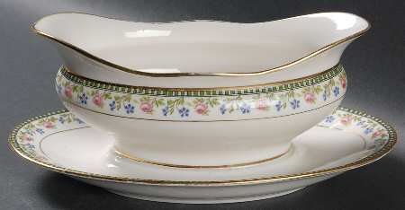 UNC27 Gravy Boat with Attached Underplate