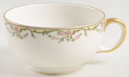 UNC28 Footed Cup
