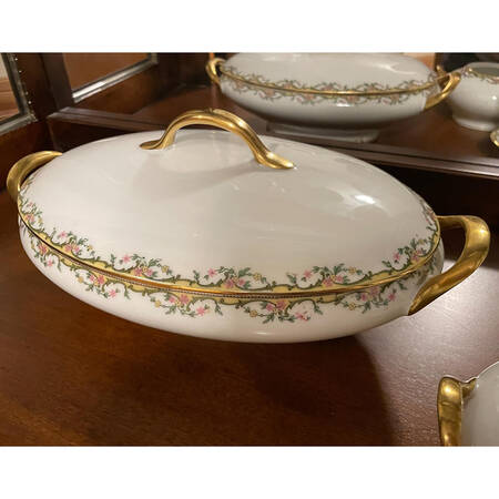 UNC28 Oval Covered Vegetable