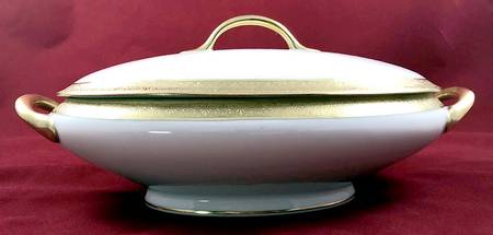 UNC36 Oval Covered Vegetable