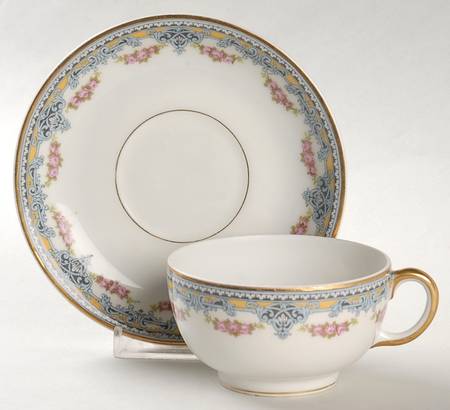 Lyons Footed Cup & Saucer Set