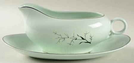 Baby's Breath Gravy Boat & Underplate
