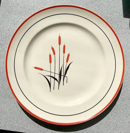 Cattail (Camwood) Dinner Plate