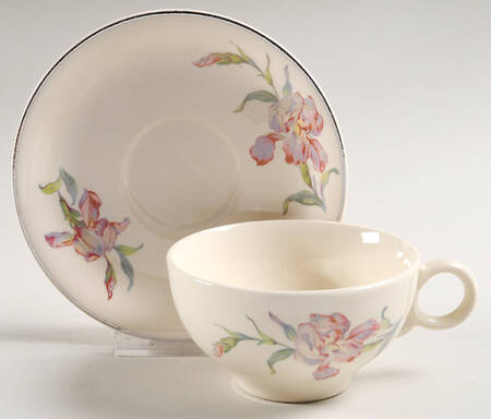 Iris Flat Cup & Saucer Set