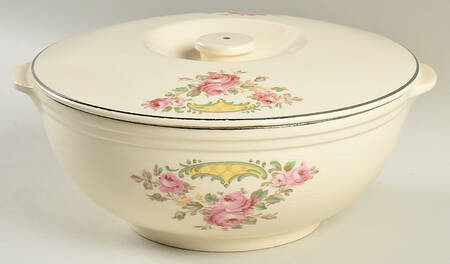 Rambler Rose Round Covered Vegetable