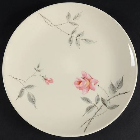 Rosette Luncheon Plate by Universal