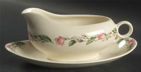 UNI22 Gravy Boat & Underplate by Universal