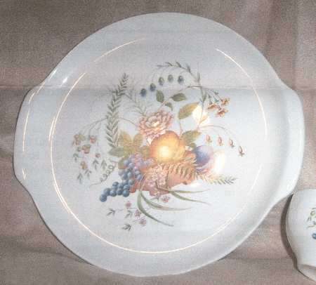 UNI23 Handled Cake Plate