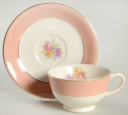 Sandra Footed Cup & Saucer Set