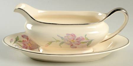 Iris Gravy Boat & Underplate/Relish
