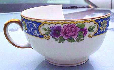 Lyons Footed Cup