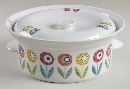 Bellis 3 Quart Round Covered Casserole