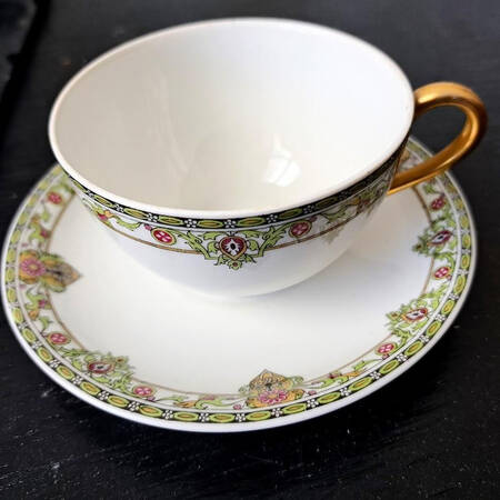 UNC71 Flat Cup & Saucer Set