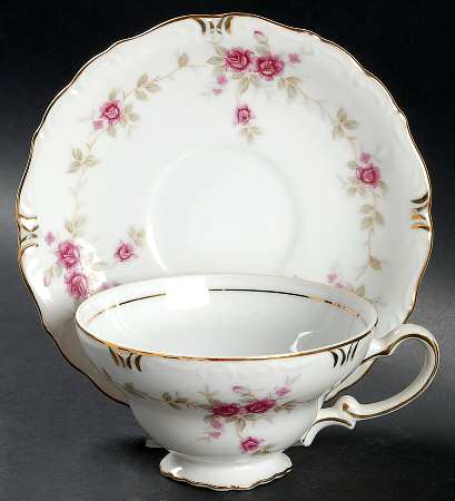 Caroline Footed Cup & Saucer Set