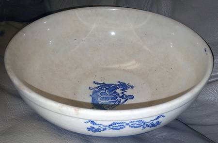 UNI116 9" Round Vegetable Bowl