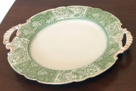 1099 Green Handled Cake Plate