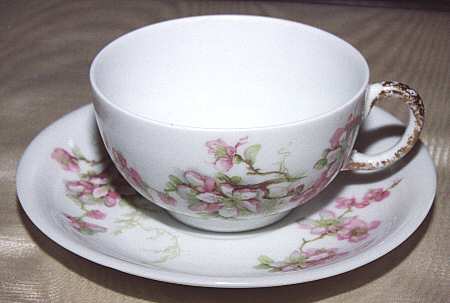 UNC130 Flat Cup & Saucer Set