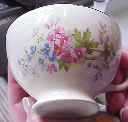 UNI129 Footed Cup