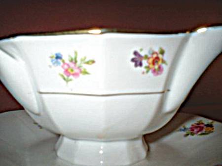 UC252 Gravy Boat