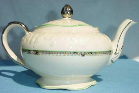 English Brambleberry Teapot & Lid