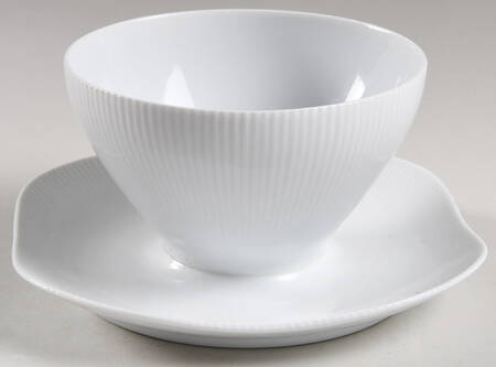 Stella Gravy Boat with Attached Underplate by Upsala Ekeby