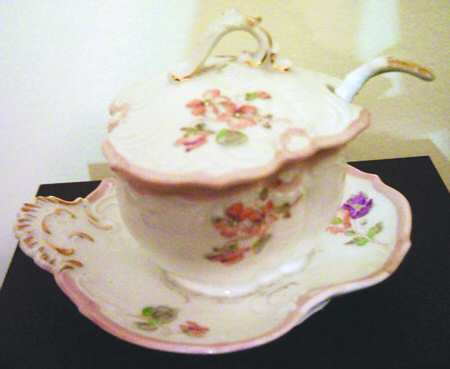 HCZ231 Gravy Boat & Lid w/Underplate
